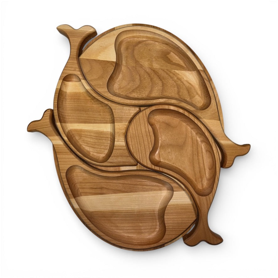 Дървен поднос с отделящи се платa „Рибки“