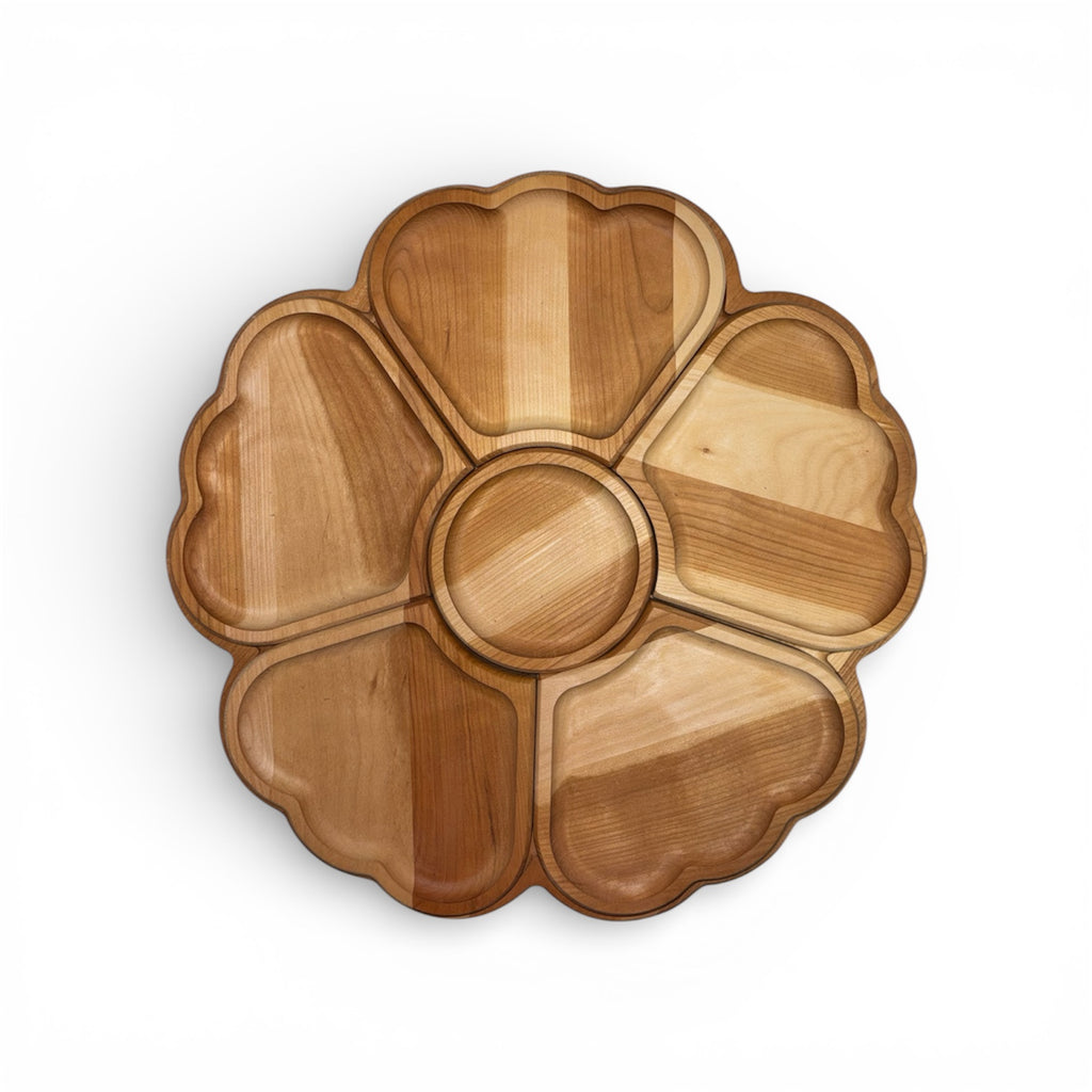 Дървено плато във форма на цвете