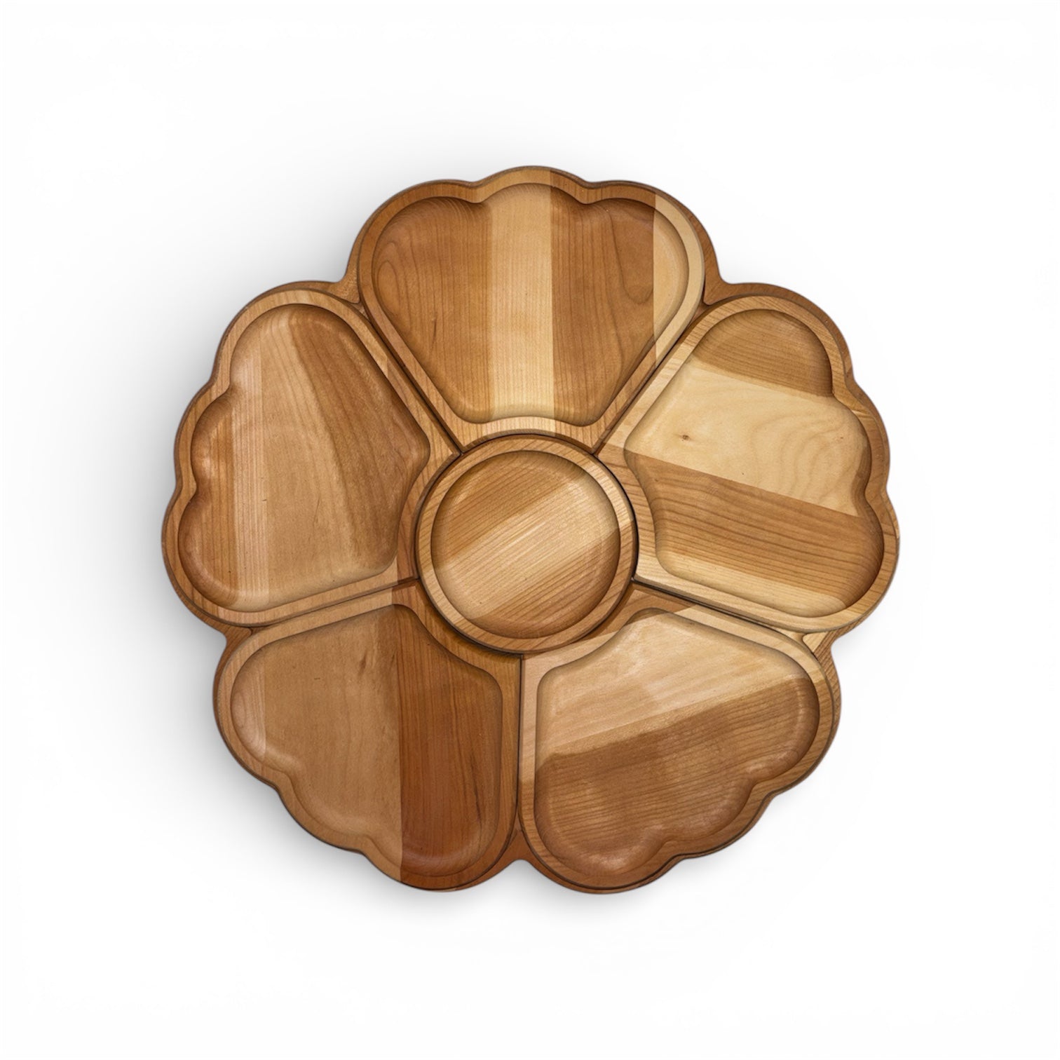 Дървено плато във форма на цвете