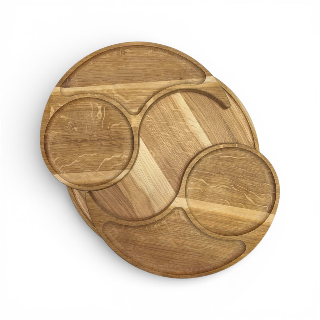 Дървено плато с кръгли отделения