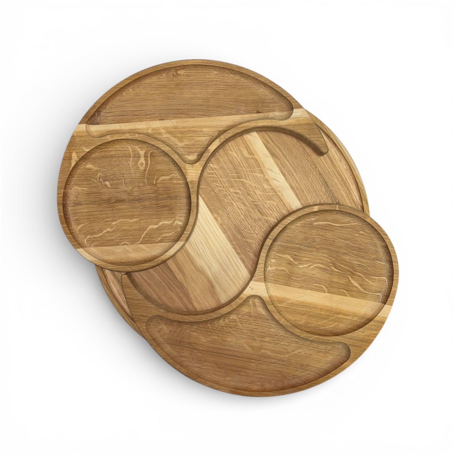 Дървено плато с кръгли отделения