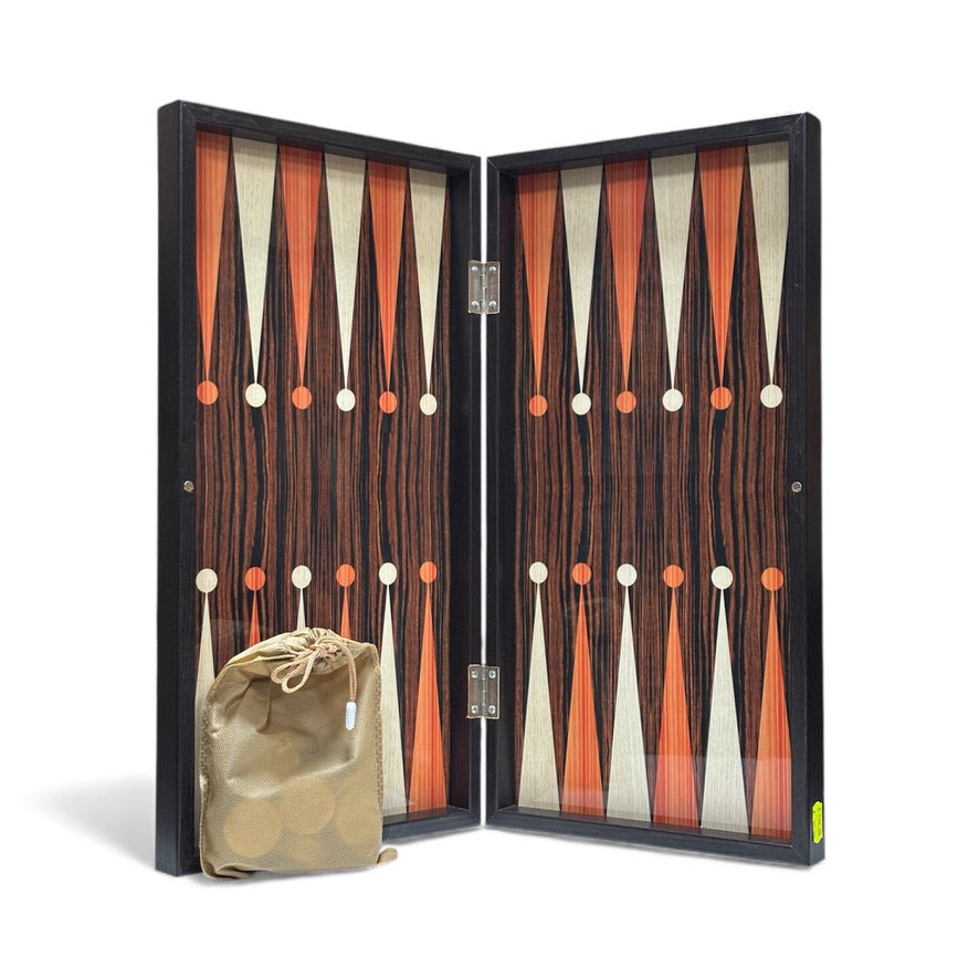 Шах и табла – Геометричен орехов дизайн