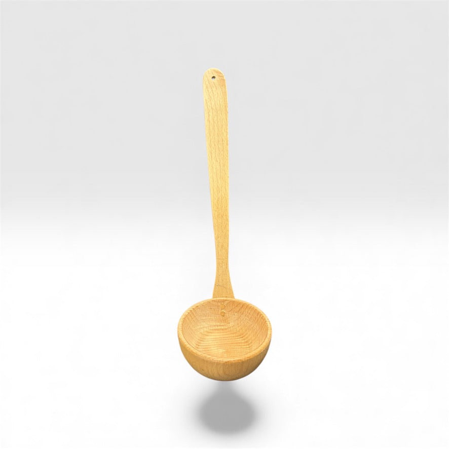 Дървен кухненски черпак