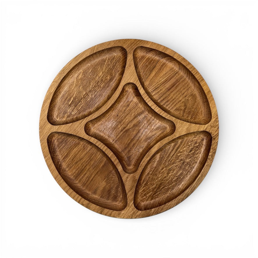 Дървено плато за сервиране с отделения