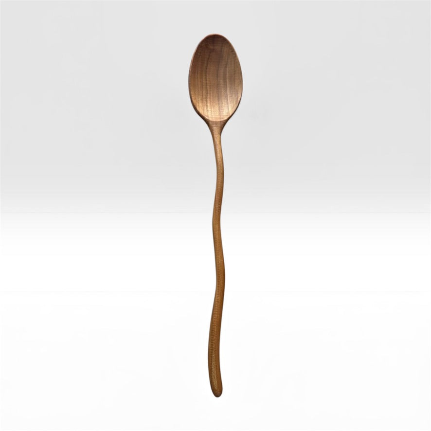 Дървена кухненска лъжица с извита дръжка