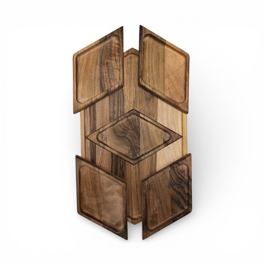 Дървен поднос с отделящи се платa – орех