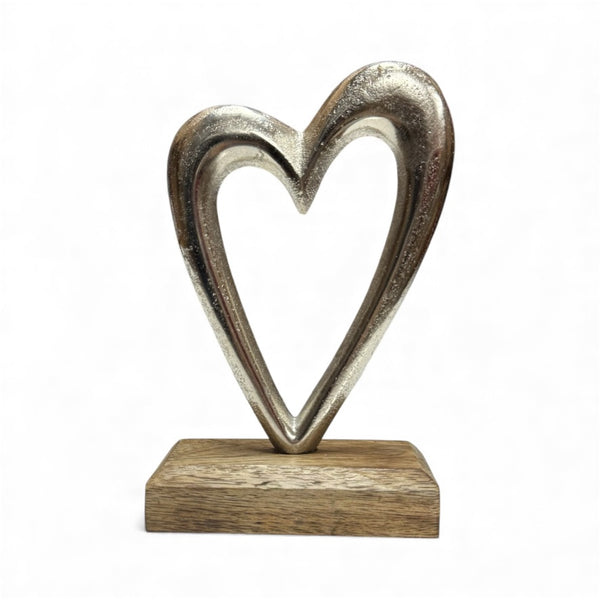 Декоративна фигура – Едно голямо сърце върху дървена основа