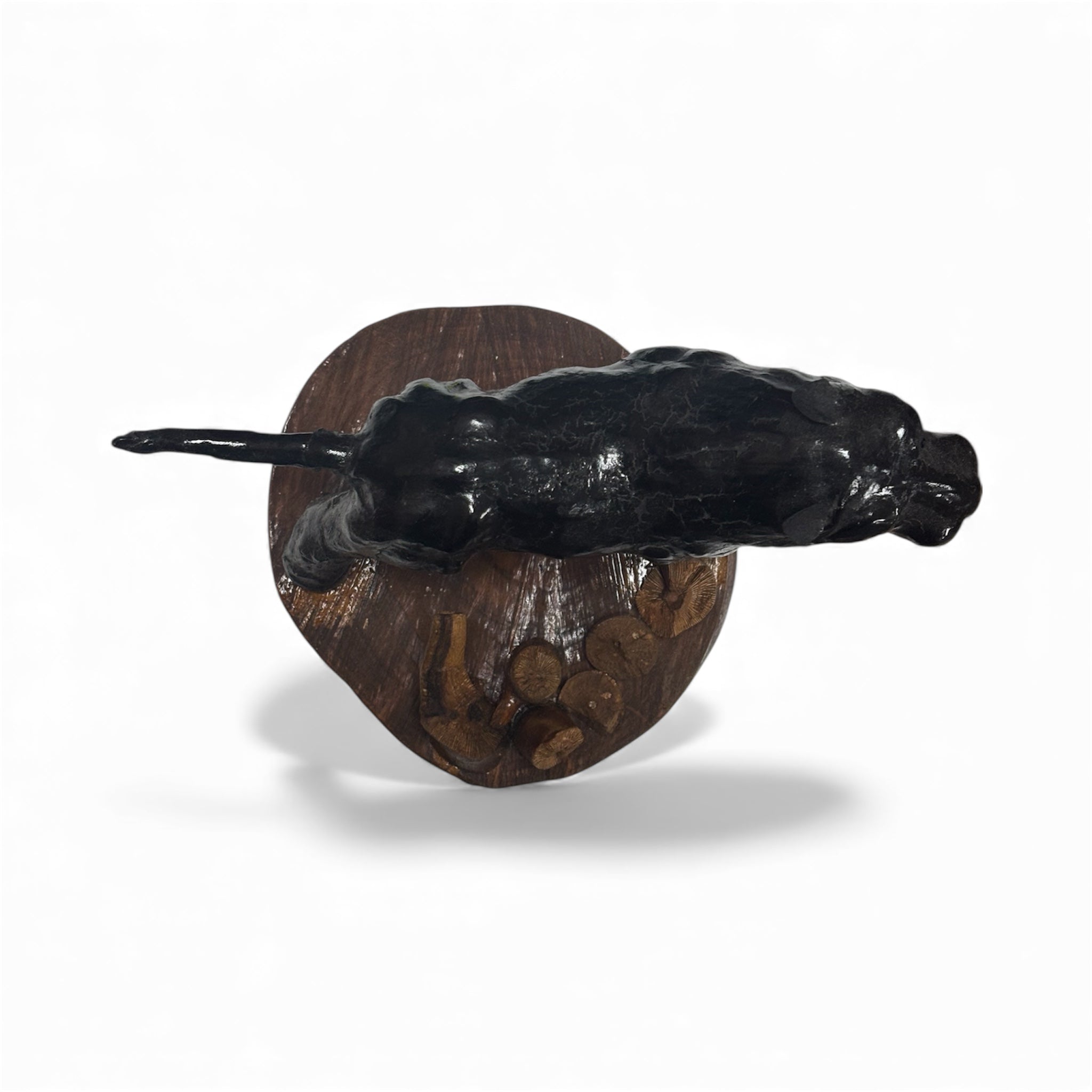 Ръчно изработена дървена фигура – Черна пантера