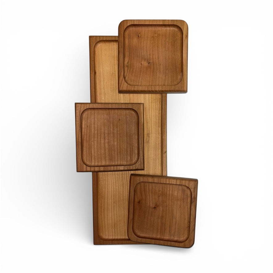 Комплект дървени подноси с отделящи се платa