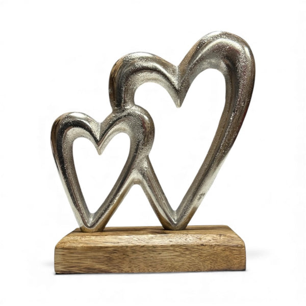 Декоративна фигура – Две сърца върху дървена основа