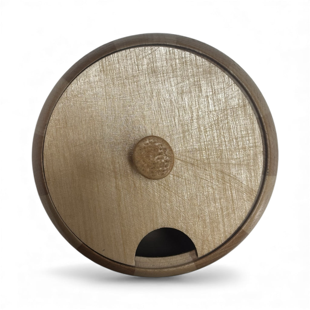 Дървена ръчно изработена кутийка – Бъчва от два вида дърво