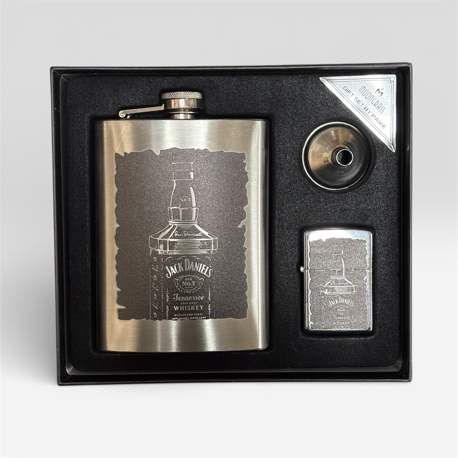 Подаръчен комплект с метална манерка и запалка