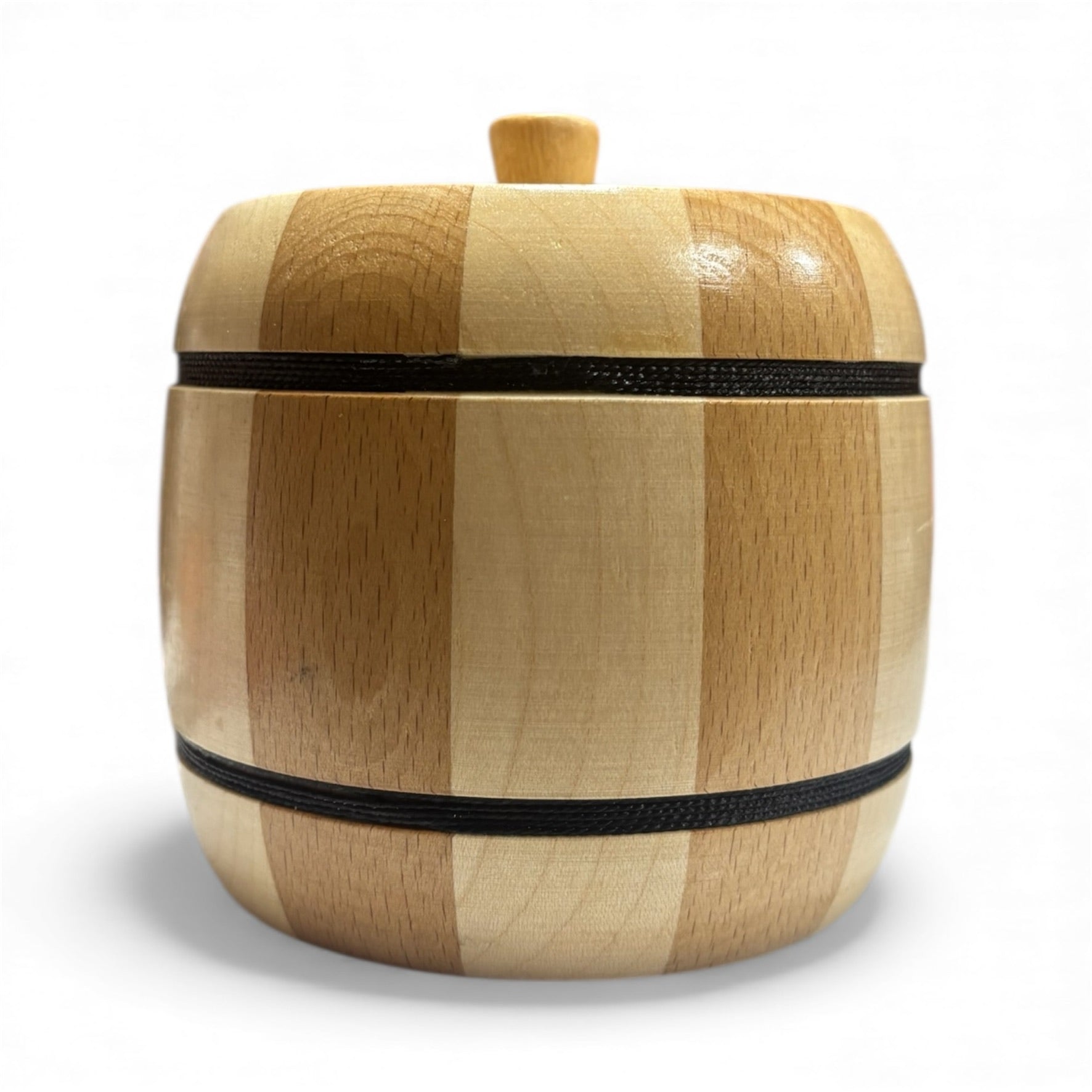 Дървена ръчно изработена кутийка – Бъчва от два вида дърво